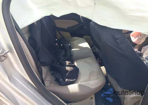 2014 Ford Focus Se z USA, uszkodzony, nr VIN 1FADP3F28EL448408